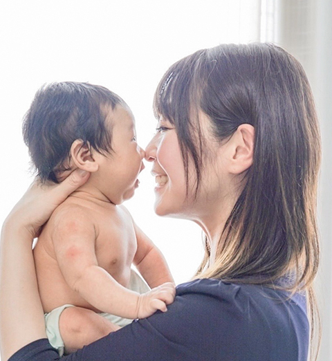 足立亜美と赤ちゃん